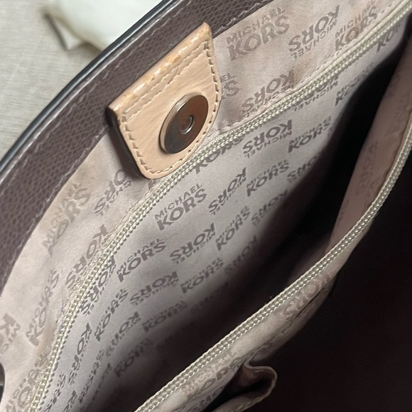 Michael Kors Large Cappuccino Colored Tote Bag with Tan Straps. - Picture 8 of 11